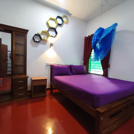 Breeze Guest House Trincomalee Exterior photo